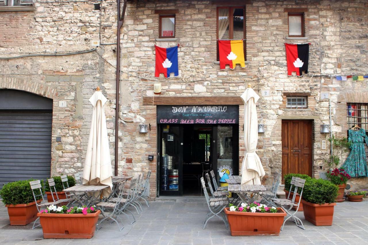 La Sosta Navarra Bed & Beer غوبيو المظهر الخارجي الصورة